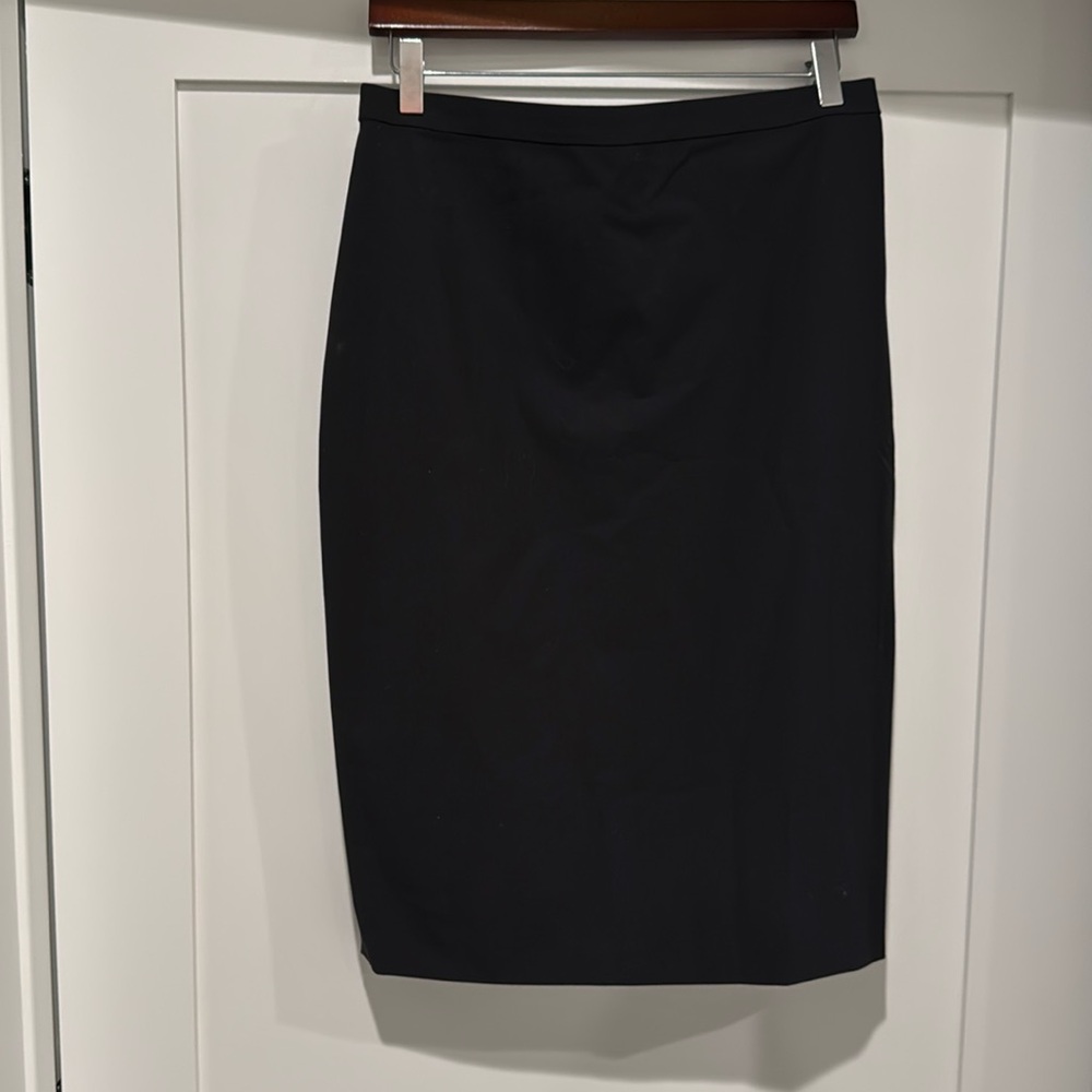 Theory Slim Pencil Skirt in Good Wool, Black Size 10